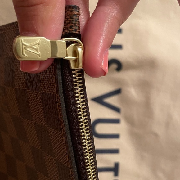 SOLD-Louis Vuitton Removable Compartment for the Neverfull MM Bag. Red Interior. - Picture 6 of 16